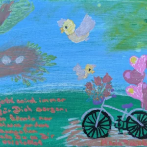 Ein farbenfrohes Gemälde zeigt ein weißes Fahrrad neben einem Baum mit rosa herzförmigen Blättern. Zwei Vögel fliegen in einem blauen Himmel. Der deutsche Text ist links in Rot geschrieben.