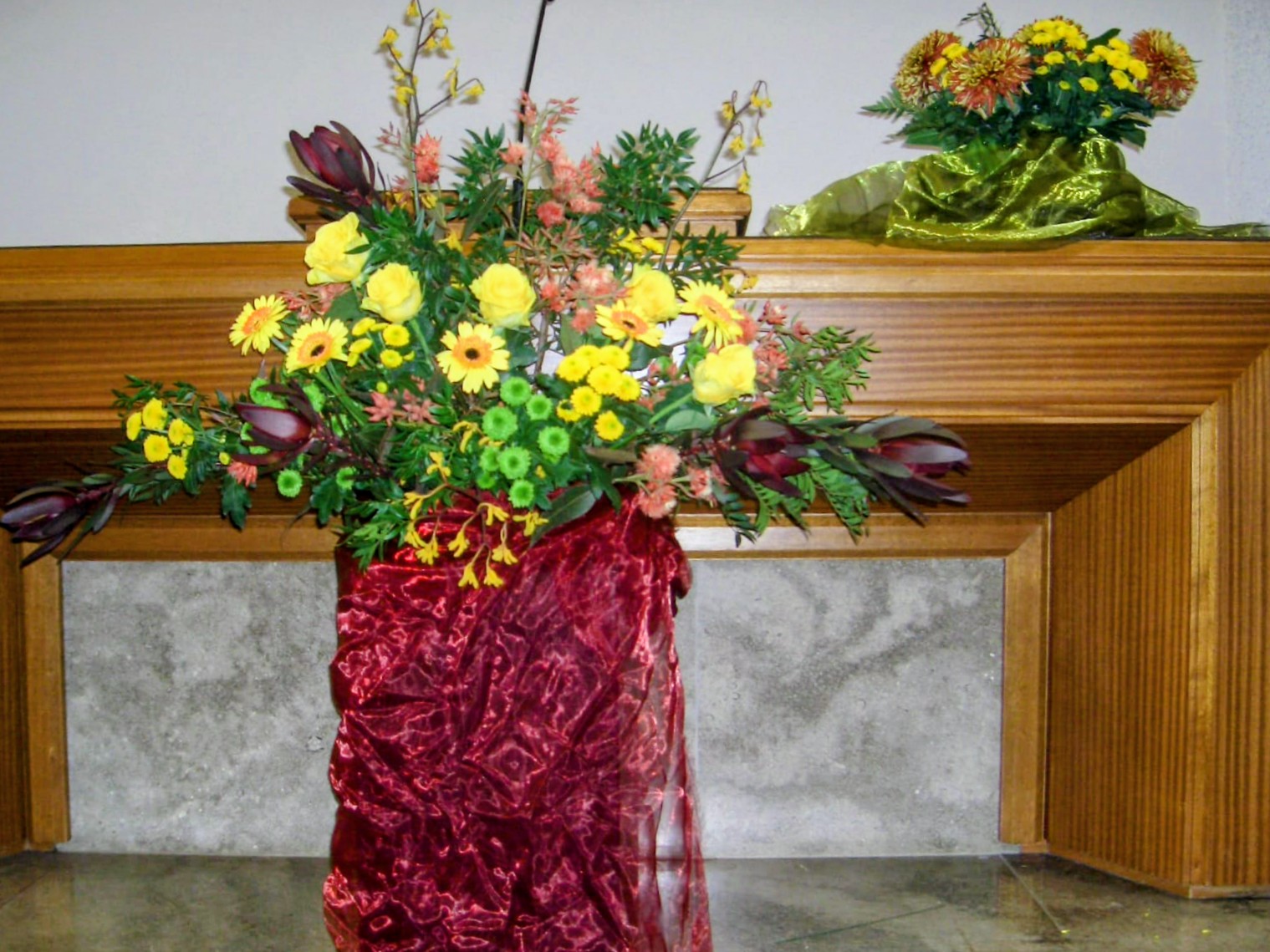 Blumengesteck zu einem Festgottesdienst